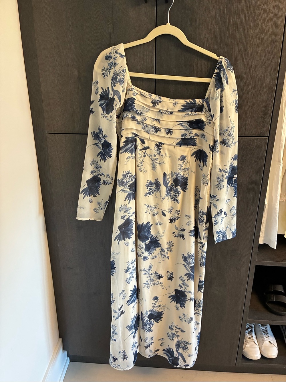 Abercrombie & Fitch Cream Midi Dress with Navy Floral Print and Square Neck - Picture 2 of 3